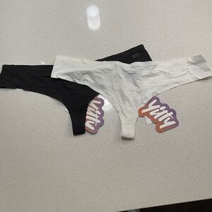 Yitty Smoothed Reality Thong Womens 1X/XXL Black Ivory Lot Of 2 NWT
